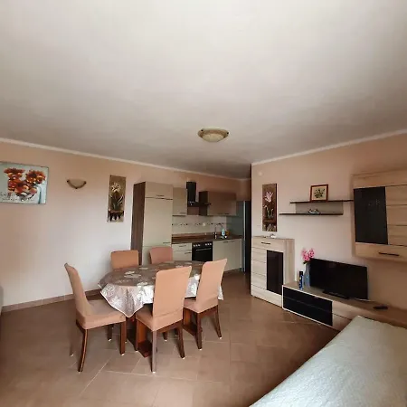 Dahlia Apartment